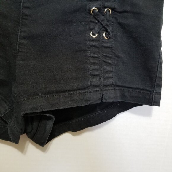 Rue 21 shorts 5/6 decorative eyelet lace up front stretch shortie goth punk - Picture 6 of 15